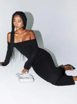 Princess Polly Maida Maxi Dress Black -Princess Polly Sales Store 0 modelinfo eyes us2 6e54ef73 efe4 454e ac8d fc7b5f1fcbab