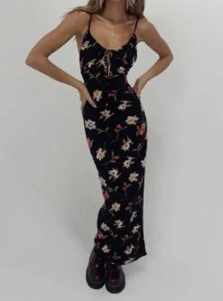 Princess Polly Brailey Maxi Dress Black Multi 12 Princess Polly Brailey Maxi Dress Black Multi -Princess Polly Sales Store 0 modelinfo kiana us2 jpg 4a30e5bc c706 4a4a 8ee9 e90551db04ba