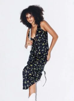 Motel Fiaso Dress Lemon And Lime Black -Princess Polly Sales Store 00 modelinfo Cindy us2 bfef843a cdcf 4522 9422 244c2ed30c7e