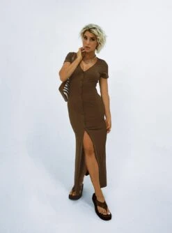 Princess Polly Sophie Button Up Maxi Dress Brown -Princess Polly Sales Store 0 70fe676e a231 44a5 a799 fda18353afa4