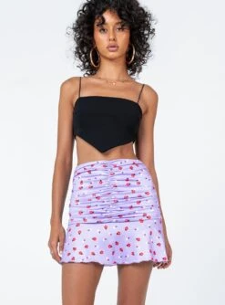 Princess Polly Amelia Mini Skirt Purple -Princess Polly Sales Store 1 modelinfo Bella us2 1ab10fcd 8e07 44e4 9b27 71c1aa243030