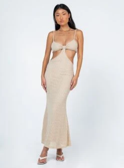 Princess Polly Shanni Maxi Dress Beige -Princess Polly Sales Store 1 modelinfo Christina us4 0d7c077c 137a 4560 8085 8b30fca4c536