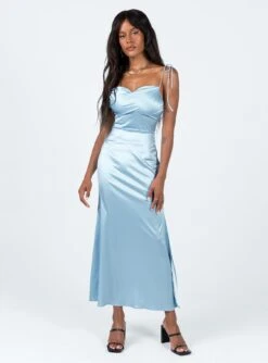 Princess Polly Avriel Maxi Dress Blue -Princess Polly Sales Store 1 modelinfo Jenaya us2 44731d2a c58f 4c33 abe6 4753320399b9