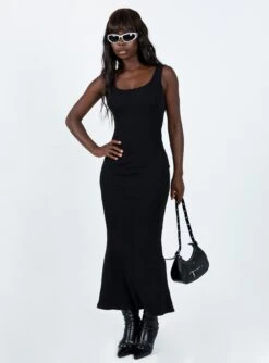 Smythe Maxi Dress Black -Princess Polly Sales Store 2 modelinfo Cynthia us4 6423f3a2 67fa 48eb bc61 ad2e42788642