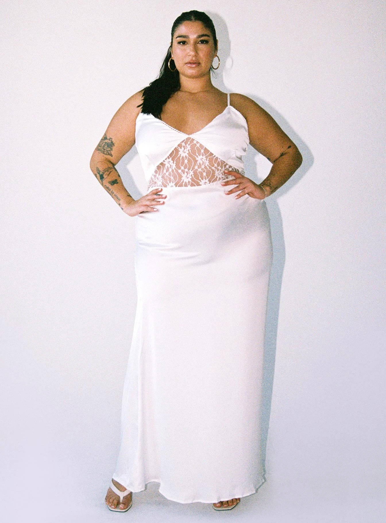 Roselle Maxi Dress White Curve 2 Roselle Maxi Dress White Curve - Image 2