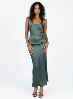 Kodiak Halter Maxi Dress Green -Princess Polly Sales Store 2 modelinfo Kristen us2 9859845e bca3 42f3 8a35 ab67353963c1
