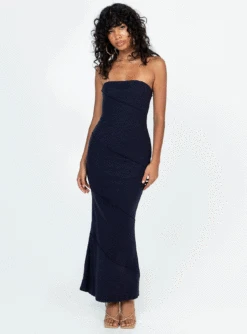 Princess Polly Oscar Midi Dress Navy -Princess Polly Sales Store 2 modelinfo ariel us4 8d37b95c 9e52 4a3d 95ff 0222f4d1dd25