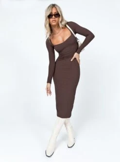 Princess Polly Nolan Midi Dress Brown -Princess Polly Sales Store 2 modelinfo cathlin us2 dbe6c2c9 f958 4e24 b7ae 36b1d1ca445c
