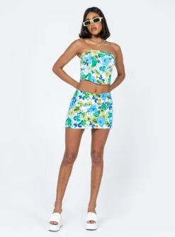 Princess Polly Chadwick Mini Skirt White -Princess Polly Sales Store 2 modelinfo chiara us2 53f4725b 02c6 466a b2c3 fc39b010354d