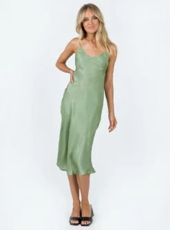 Princess Polly Varese Midi Dress Green -Princess Polly Sales Store 2 modelinfo elly us2 a8c8dade e000 4d47 90f2 d5e9ae12afa1