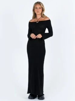 Devyn Off The Shoulder Maxi Dress Black -Princess Polly Sales Store 2 modelinfo kiana us2 74335641 66c1 4f29 bfa7 bc5aa45c642b