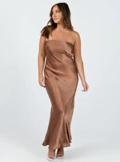 Princess Polly Haley Maxi Dress Brown -Princess Polly Sales Store 2 modelinfo mikayla us8 ae01d3f2 d9eb 4913 97b3 c6d53e4cc4a0