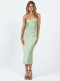 Fallyn Midi Dress Green -Princess Polly Sales Store 2 modelinfo milli us2 4972ee6b 04a0 4392 bd5f c1f110392341