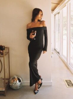 Princess Polly Maida Maxi Dress Black -Princess Polly Sales Store 2 modelinfo phoebe us2 526d786b baf4 407a a236 1d5383f90bbc