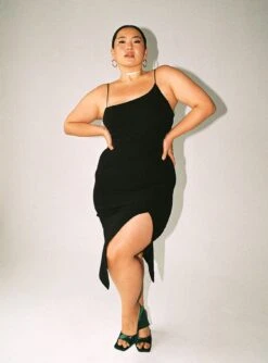 Aero Midi Dress Curve -Princess Polly Sales Store 2 modelinfo sarah us14 73a2bac1 675c 4831 b596 5e2d886a159c