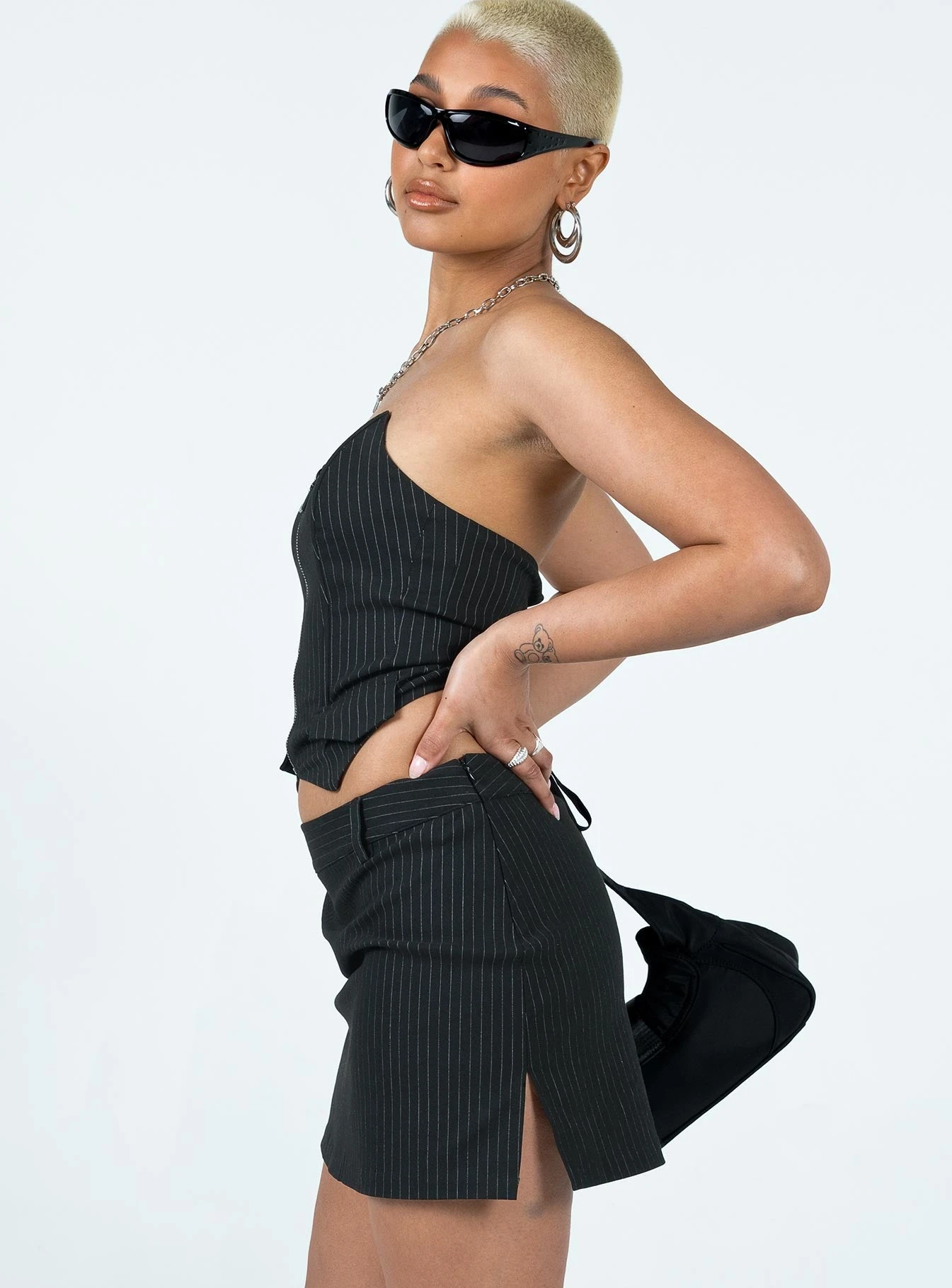 Princess Polly Prepped To Prime Skirt Black Pinstripe 4 Princess Polly Prepped To Prime Skirt Black Pinstripe - Image 4