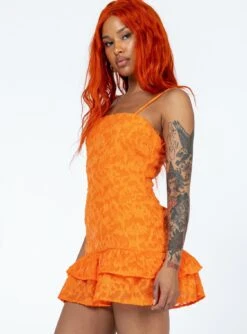 Princess Polly Molina Mini Dress Orange Texture -Princess Polly Sales Store 3 modelinfo Chlo us4 d56fc3e2 b7d3 4303 bd14 99905c6746b2