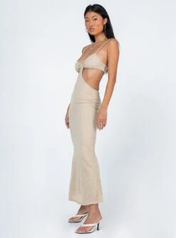 Princess Polly Shanni Maxi Dress Beige -Princess Polly Sales Store 3 modelinfo Christina us4 60b239e0 5575 440e b319 3471c3b433f0