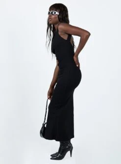 Smythe Maxi Dress Black -Princess Polly Sales Store 3 modelinfo Cynthia us4 fffe2464 34a4 4288 b9dc 33d07456a798