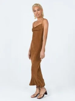 Princess Polly Emma Maxi Dress Brown -Princess Polly Sales Store 3 modelinfo casandra us2 54a2e8ef eb67 4557 a82d 04911fed6e0c