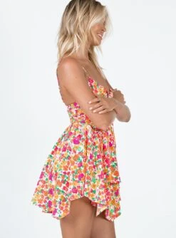 Barrett Mini Dress Multi Floral Petite 9 Barrett Mini Dress Multi Floral Petite -Princess Polly Sales Store 3 modelinfo chelsea us4 fb218e04 7296 4446 baf3 92afacf119d3