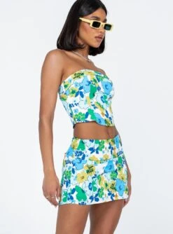 Princess Polly Chadwick Mini Skirt White -Princess Polly Sales Store 3 modelinfo chiara us2 ac28946e 8b81 414e a1ea bca04ee54d4b