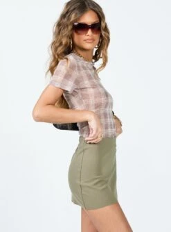 Princess Polly Karley Low Waist Mini Skirt Green -Princess Polly Sales Store 3 modelinfo elise us2 445d7d56 3184 4402 9acf 56fe662655cb