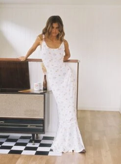 Curtis Maxi Dress Multi -Princess Polly Sales Store 3 modelinfo elise us2 8313fe73 f5c1 4913 b4cf 2395f880232c