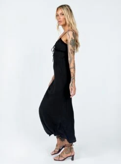 Princess Polly Emily Maxi Dress Black -Princess Polly Sales Store 3 modelinfo emma leigh us4 4f18e9e8 3956 4b99 9cf9 aba264f0610e