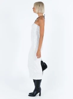 Princess Polly Lasance Maxi Dress White 9 Princess Polly Lasance Maxi Dress White -Princess Polly Sales Store 3 modelinfo kauri us2 f240fd9a 4666 4099 aa16 8b5bd7b68e12