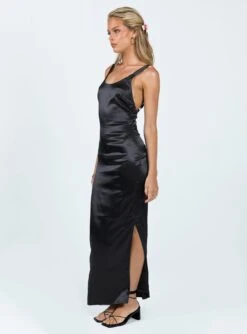 Princess Polly Curtis Maxi Dress Black -Princess Polly Sales Store 3 modelinfo kiana us2 20026596 28cb 4f5a 81e3 81dd20c95e95