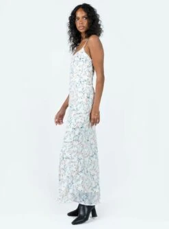 Princess Polly Fairholm Maxi Dress White / Floral -Princess Polly Sales Store 3 modelinfo kristen us2 d3ee9789 c250 4894 9851 7cdad0f1bfdd