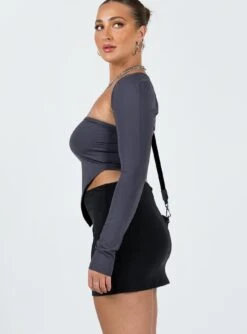 Lowell Mini Skirt Black -Princess Polly Sales Store 3 modelinfo mikayla us8 d0975d17 8703 4af0 a1ce 90df9cdf9948