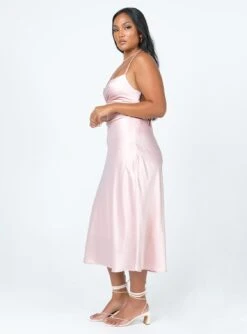 Princess Polly Celena Midi Dress Pink -Princess Polly Sales Store 3 modelinfo rheanna us6 698cdd3f d18a 4795 a195 1132a1a95a6d