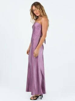 Princess Polly Haley Maxi Dress Mauve 6 Princess Polly Haley Maxi Dress Mauve -Princess Polly Sales Store 3 modelinfo saskia us2 c2099d32 91d7 464a b079 fc5ded31daac