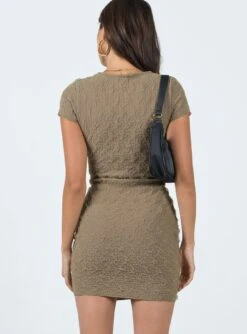 Princess Polly Dealio Mini Dress Beige -Princess Polly Sales Store 4 modelinfo Casey us2 d8dd6067 26bb 47e0 a451 14c170257079