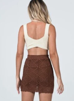 Princess Polly Bayview Crochet Mini Skirt Brown -Princess Polly Sales Store 4 modelinfo Emma US2 655b5e95 3898 4d09 b1c8 7dd4dfed4fb6