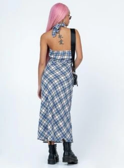 Princess Polly Kennedy Midi Dress Blue / White -Princess Polly Sales Store 4 modelinfo Jayechelle us4 25e88e68 9ba7 4fec a611 34003662c1b6