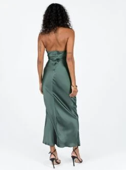 Kodiak Halter Maxi Dress Green -Princess Polly Sales Store 4 modelinfo Kristen us2 ff24df32 46f0 4237 9c93 90ad0d52a156