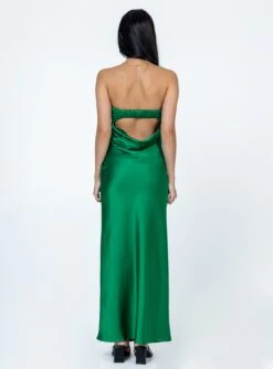 Princess Polly Shaun Maxi Dress Green -Princess Polly Sales Store 4 modelinfo Natasha us0 b7cb6bc3 96b2 4ebe bcf3 34c74877091a