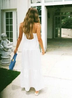 Princess Polly Chelsea Maxi Dress White -Princess Polly Sales Store 4 modelinfo Saskia us2 fc5e9bf9 c560 4f66 95b7 11ebb863de8c