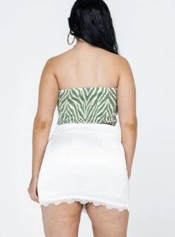 Princess Polly The Sorrow Mini Skirt White 10 Princess Polly The Sorrow Mini Skirt White -Princess Polly Sales Store 4 modelinfo alicia us8 81cffcc0 cd2a 4d46 8b8f db3a22b3d3f8