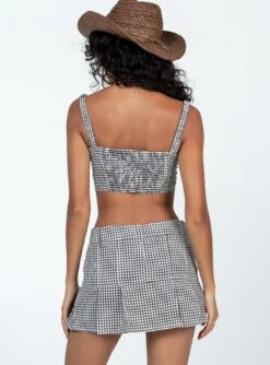 Princess Polly Loui Mini Skirt Multi -Princess Polly Sales Store 4 modelinfo ariel us4 c9f7a858 a3cc 42de 8249 8ae41e1e1cc1