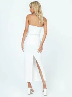 Princess Polly Tristan Midi Dress White 9 Princess Polly Tristan Midi Dress White -Princess Polly Sales Store 4 modelinfo beanie us0 3b4c1fbf ac0e 4680 a1d0 17c6bc4f88b3