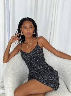 Princess Polly Jaye Mini Dress Black / Pink 7 Princess Polly Jaye Mini Dress Black / Pink -Princess Polly Sales Store 4 modelinfo eyes us2 9322f1ee 90f2 48bc ba1b db115cf944bb