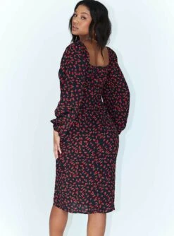 Princess Polly Ezra Long Sleeve Midi Dress Black / Red 7 Princess Polly Ezra Long Sleeve Midi Dress Black / Red -Princess Polly Sales Store 4 modelinfo jasmin us2 3