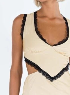 Princess Polly Keila Lace Trim Maxi Dress Cream / Black 15 Princess Polly Keila Lace Trim Maxi Dress Cream / Black -Princess Polly Sales Store 4 modelinfo kauri us2 38cc3904 3c80 49ae a4c0 1b6fca0b231c