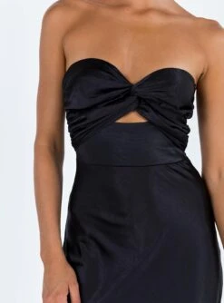 Princess Polly Ahna Maxi Dress Black 17 Princess Polly Ahna Maxi Dress Black -Princess Polly Sales Store 4 modelinfo kauri us2 ca2c281b d315 4397 824c 63fc7eab5990