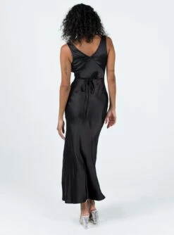 Nellie Maxi Dress Black -Princess Polly Sales Store 4 modelinfo kristen us2 373adf8e 5467 4103 9f06 9d9e382ca460