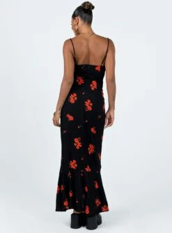 Lucan Maxi Dress Black / Red -Princess Polly Sales Store 4 modelinfo lola us4 8c082b9f 5c35 42b9 a031 0b92f25be472